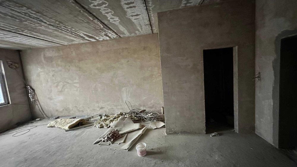 Арзон нархда 1 хонали коробка сотилади 43 кв.м 6 микрн Версал