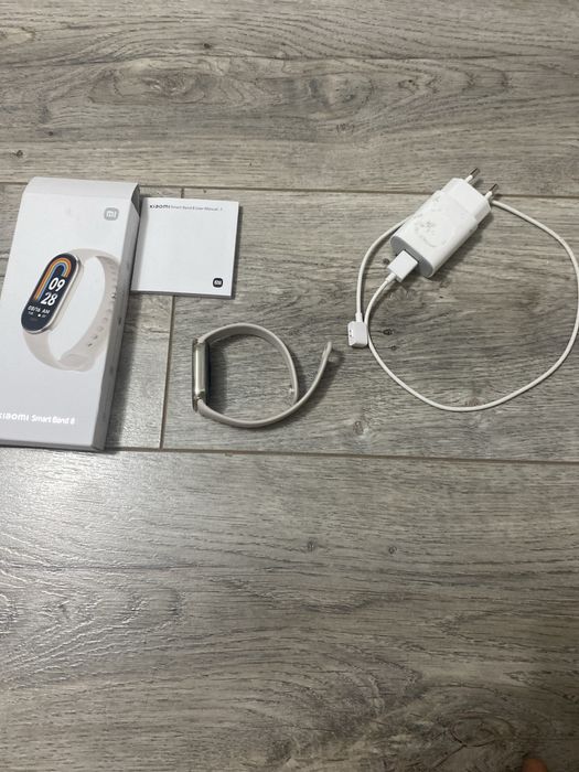 Продам Mi band 8