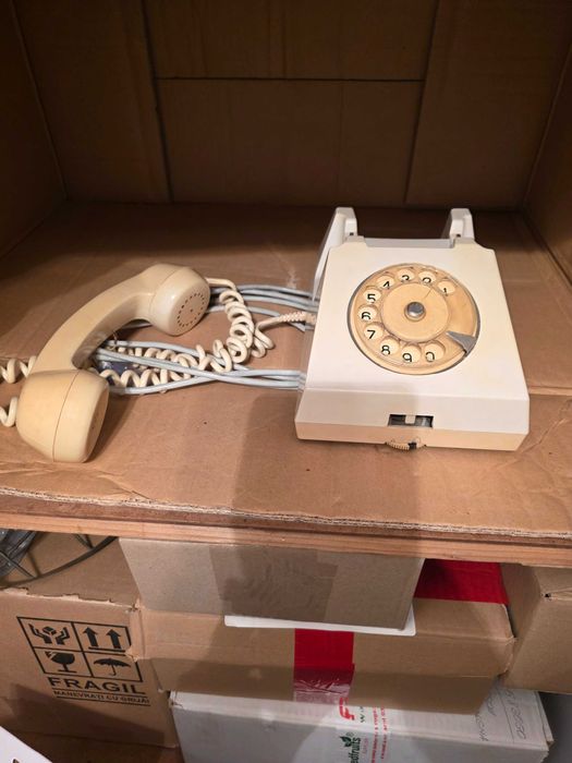 Telefoane vechi cu disc RS-70533,  EM-72 (seria RS-72492) si Britcom