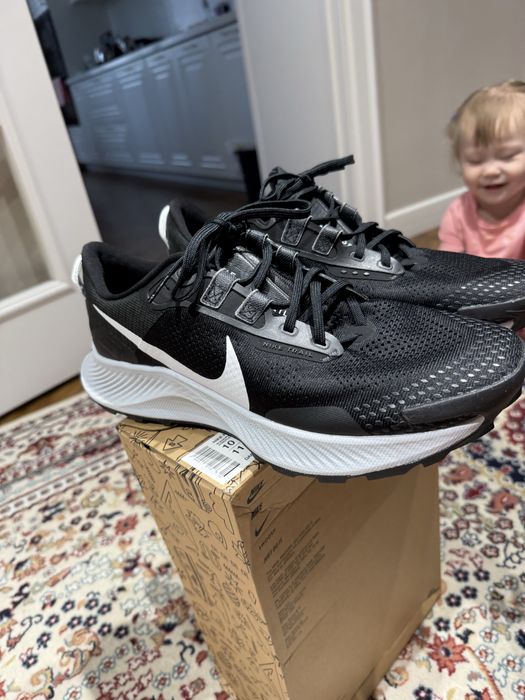 Продам кроссовки nike