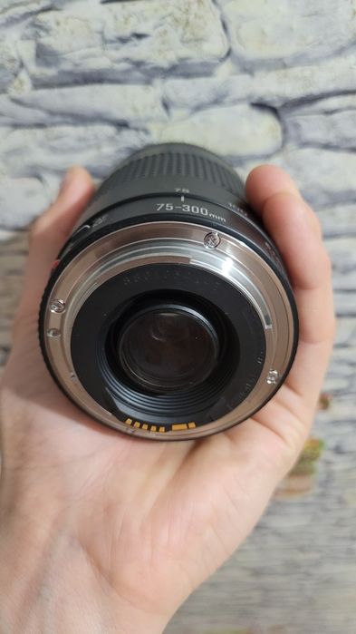 Продам объектив zoom lens ef 75-300mm