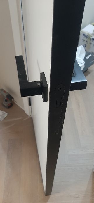 Установка межкомнатные  дверей