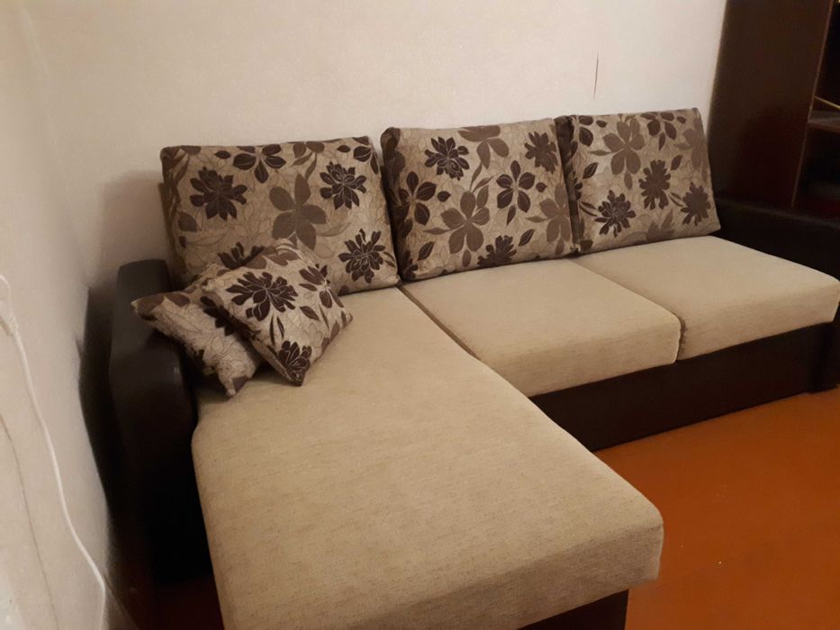 Диван угловой в восточном стиле