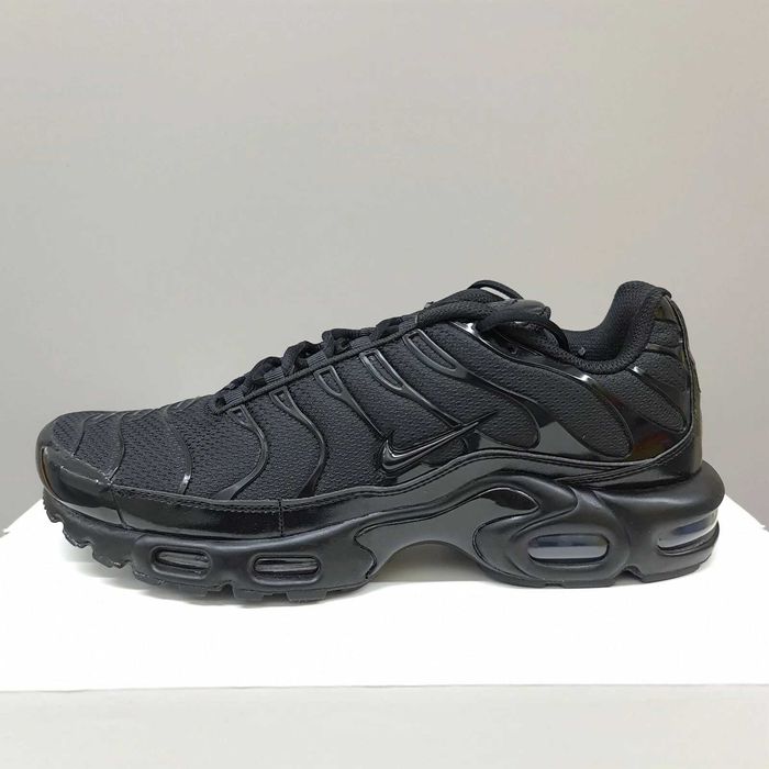 Nike TN Triple Black / Outlet
