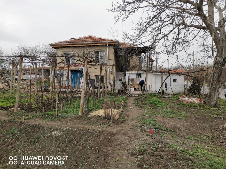 Продавам къща в село Калчево