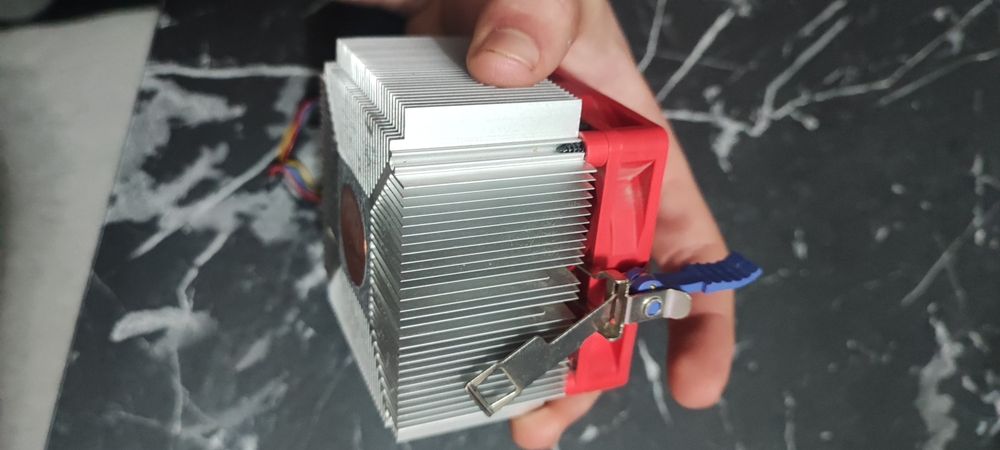 AMD Phenom II X4 810 (2.6GHz)+Оригинален охладител(BOX) – Перфектен!!!