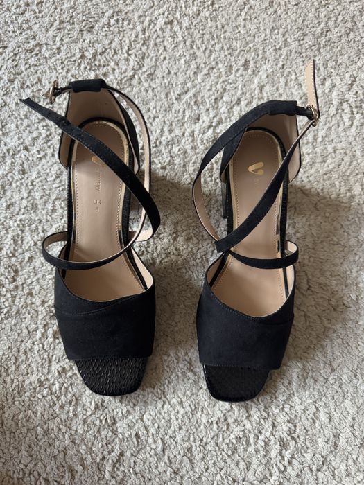 Sandale negre noi