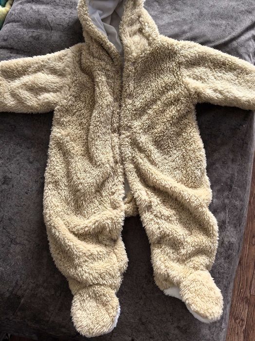 Продам 2 комбинезона