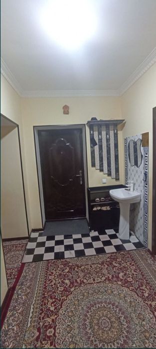 Темир йўл вокзал ёнда 1-этажда 3 хонали квартира ижарага берилади