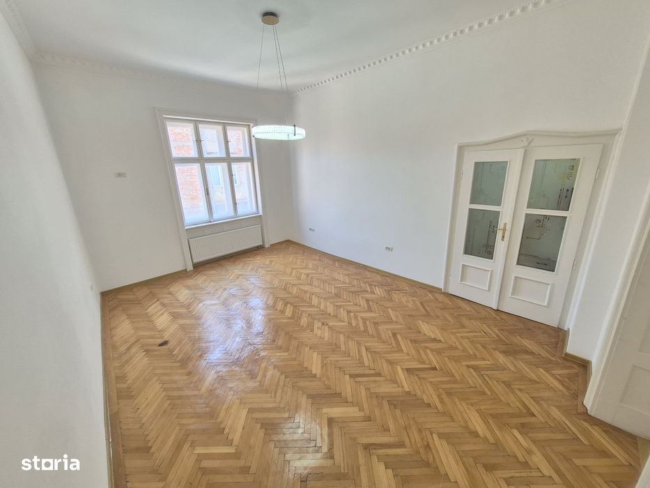 Birou de inchiriat-Piata Sinaia-3 Camere-86MP-Etaj 1-Centrala-800 Euro