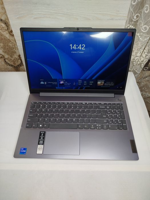 Мощный ноутбук Lenovo Slim 3 15IRH8 Intel Core i7 13620H DDR5 16Gb SSD