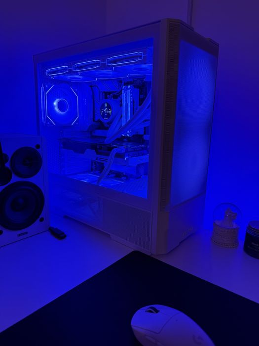 Vand pc gaming full white si monitor gaming 240hz Lenovo Legion Y25-30