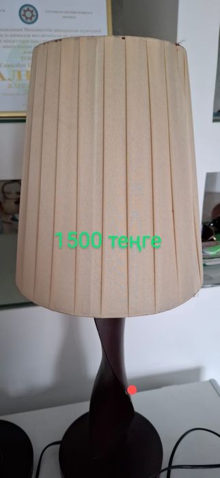Продам люстру , светильники