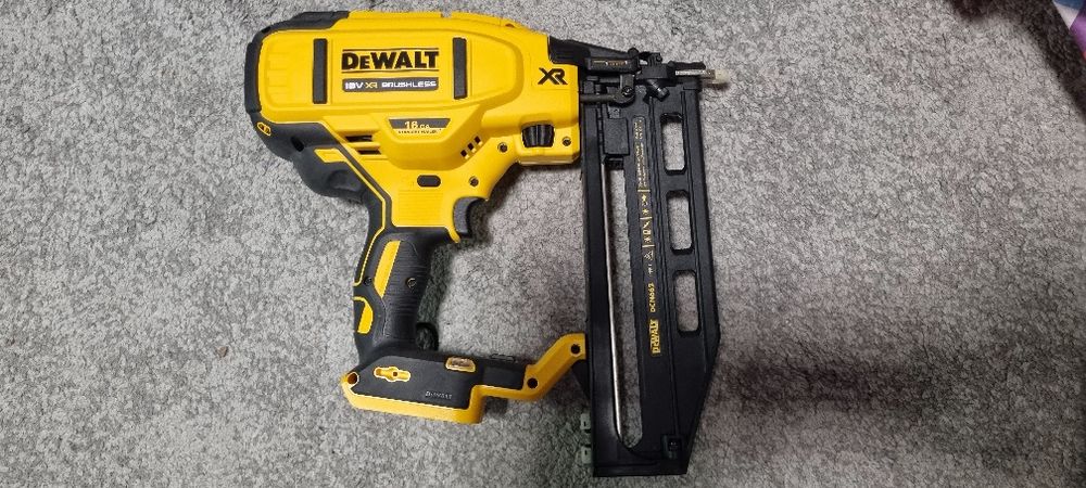 Pistol Cuie Dewalt