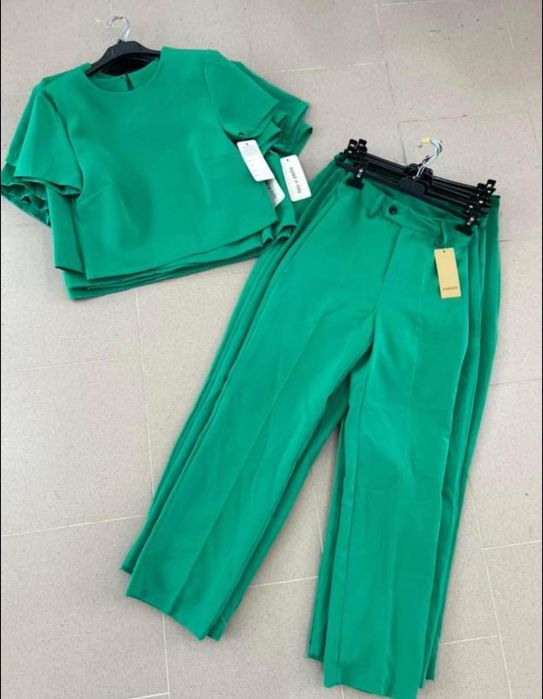 Комплект спортно-елегантен