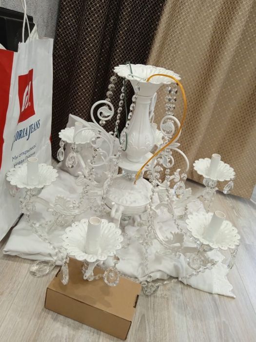 Люстра в зал.