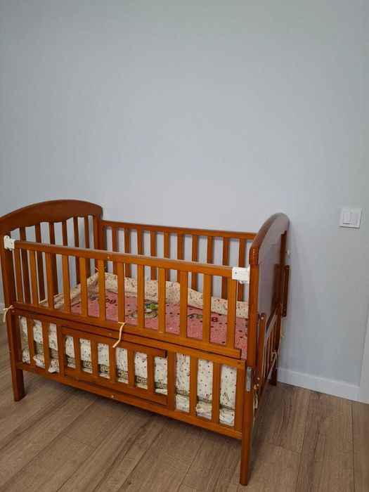 Кровать детская, вместе с колыбелькой