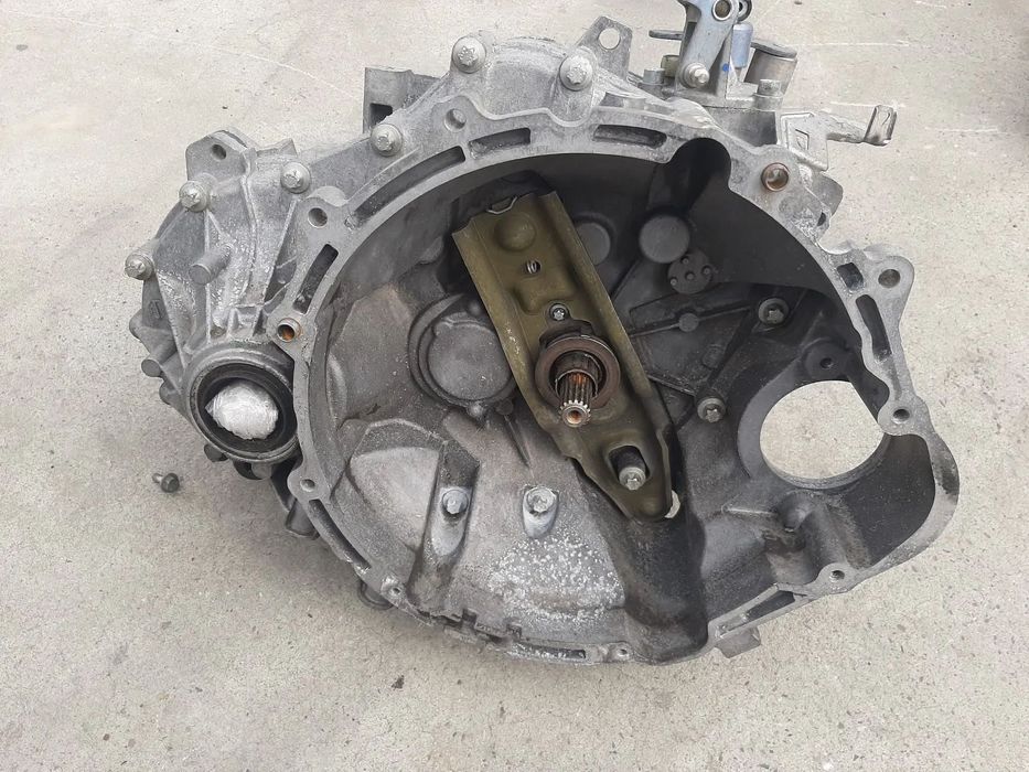 cutie viteze mauala 13491080  1.1b mitsubishi colt 6