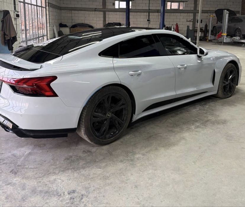 audi e tron gt perfomance 2024  bunaqasi 1 ta