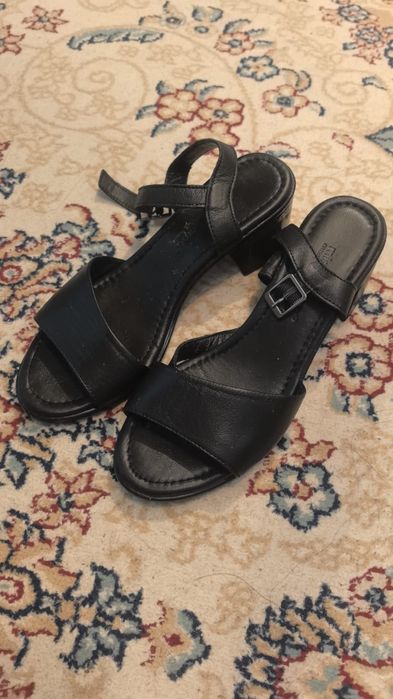 Обув женский 3000 тенге