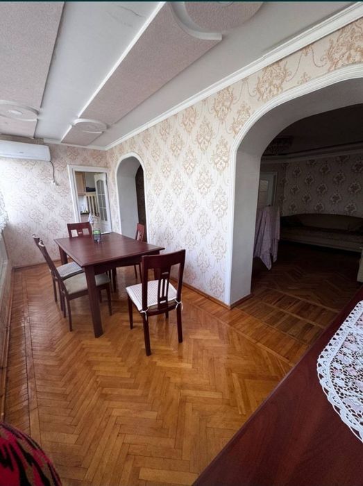 Срочно продаю 3х комнатную 77-серию в центре, Айбек Космонавты (157)