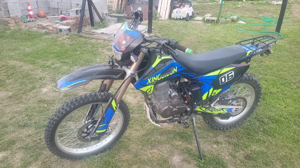 Продам эндуро 250 кубов