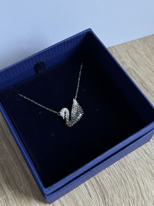 Колие Swarovski/black and white