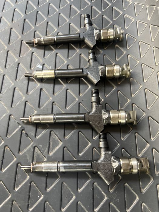 Set 4 injectoare Mazda 5 Mazda 6 2.0D RF7J 13H50 Factura si garantie!