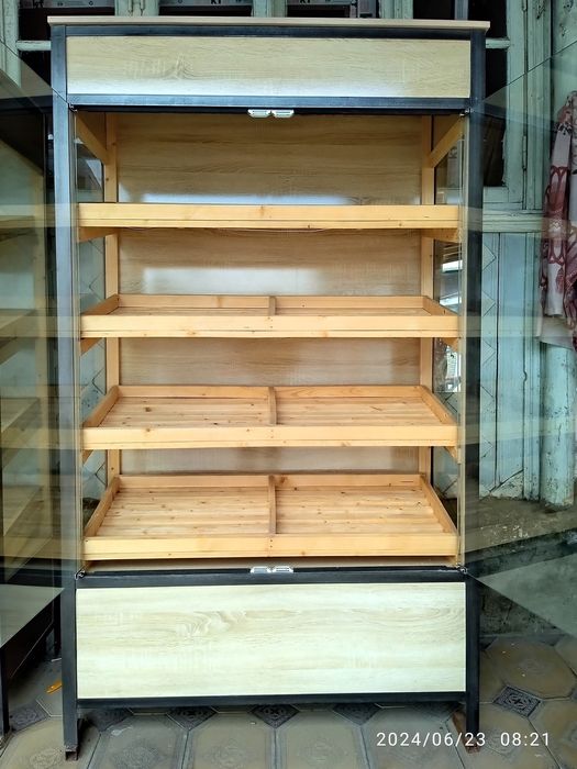 Дўконлар учун замонавий услубдаги витрина