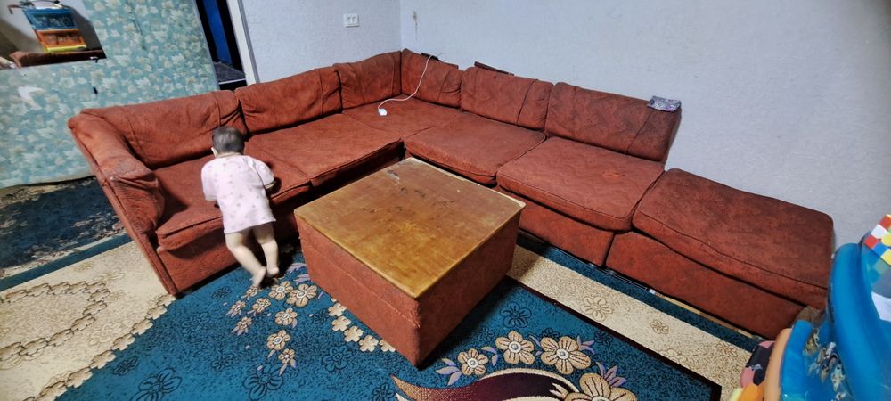 Продаю россиский угалок нормалной состоянии. Вниз можно ложить вешии.