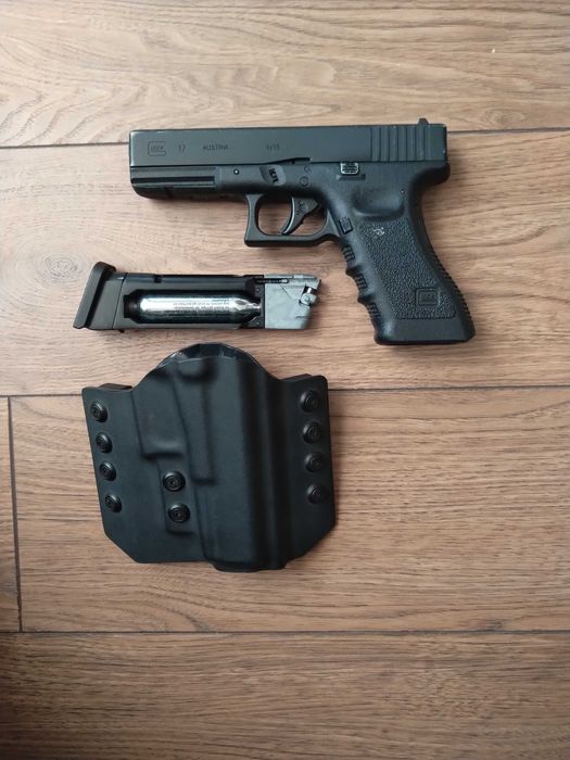 Airsoft GLOCK 17 BB UMAREX с кобур