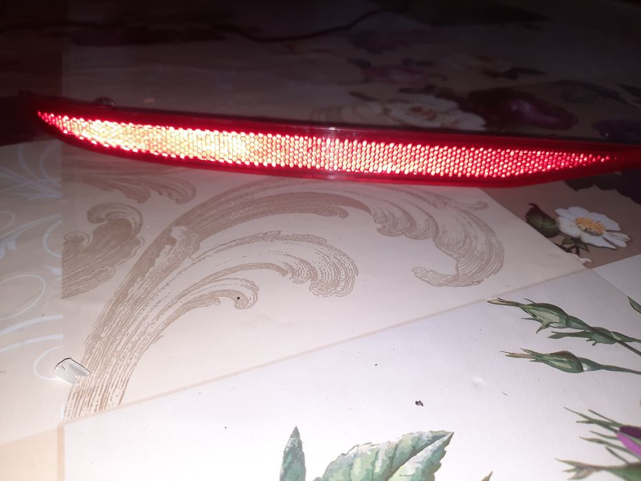 Продам отражатель задний на хюндай