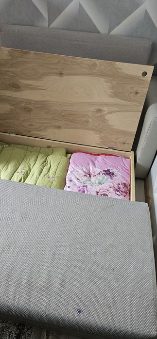 Продам диван-кровать.
