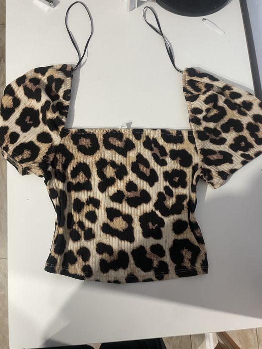 y2k crop top leopard print тениски размери M и S