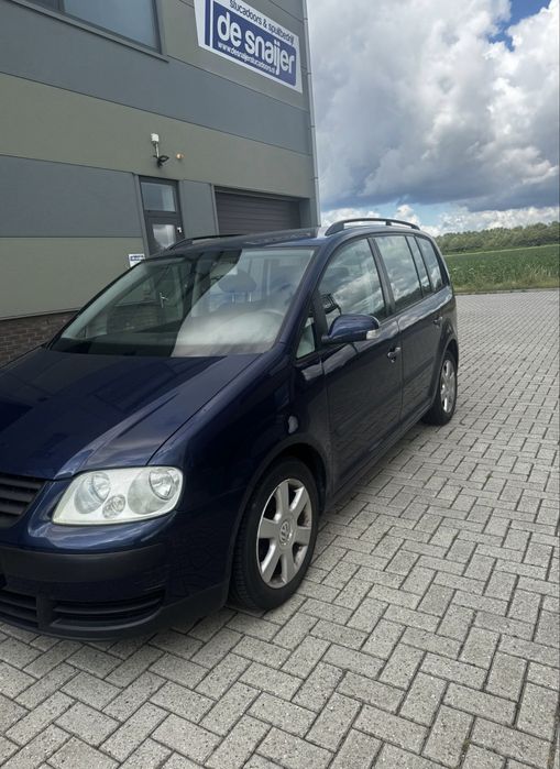 Vand Touran 1.6 Benzina 7 locuri