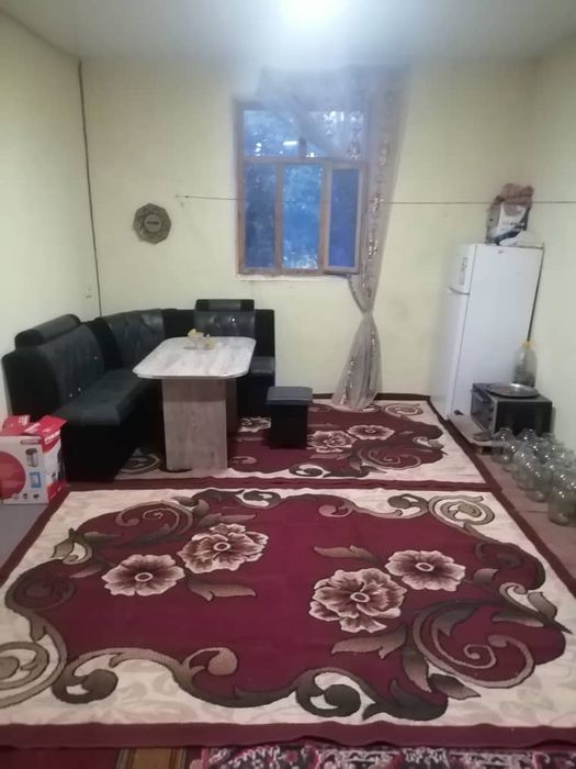 Uy sotiladi xamma qulayliklariga ega