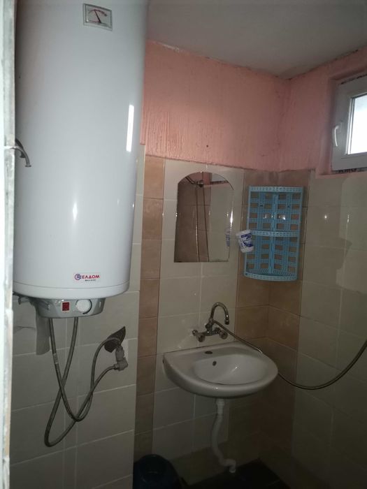 Дава се под наем Едностаен апартамент в Бургас, Меден рудник - зона А - 30 кв.м за 102 € - Снимка #6