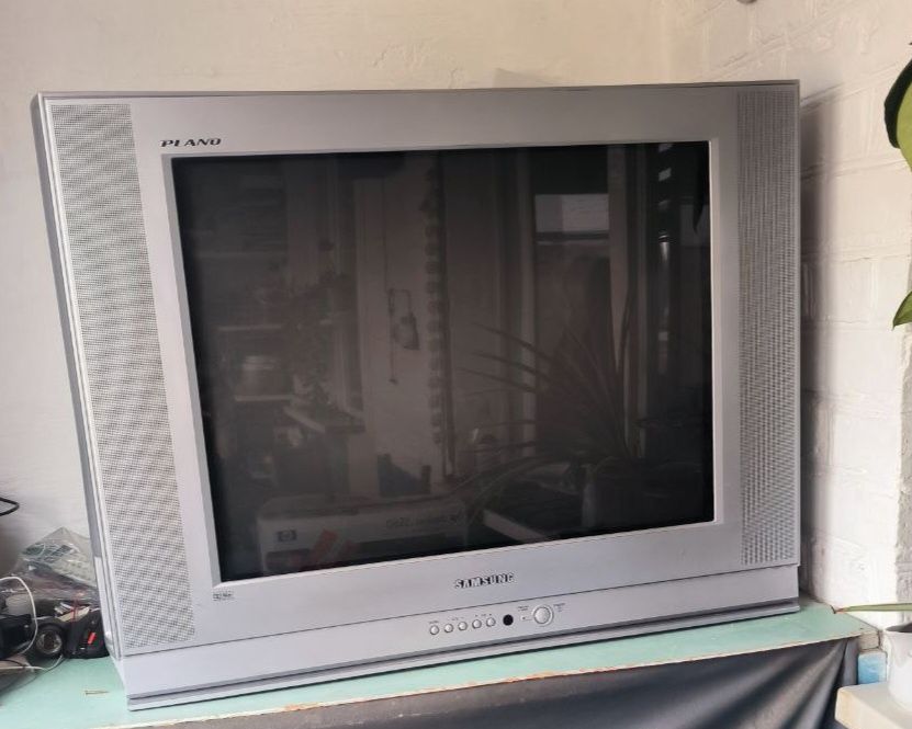 Продаётся телевизор SAMSUNG