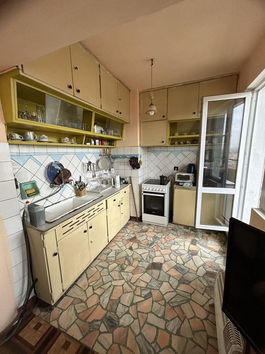 Многостаен апартамент в ж.к. Гео Милев! Отлична локация!