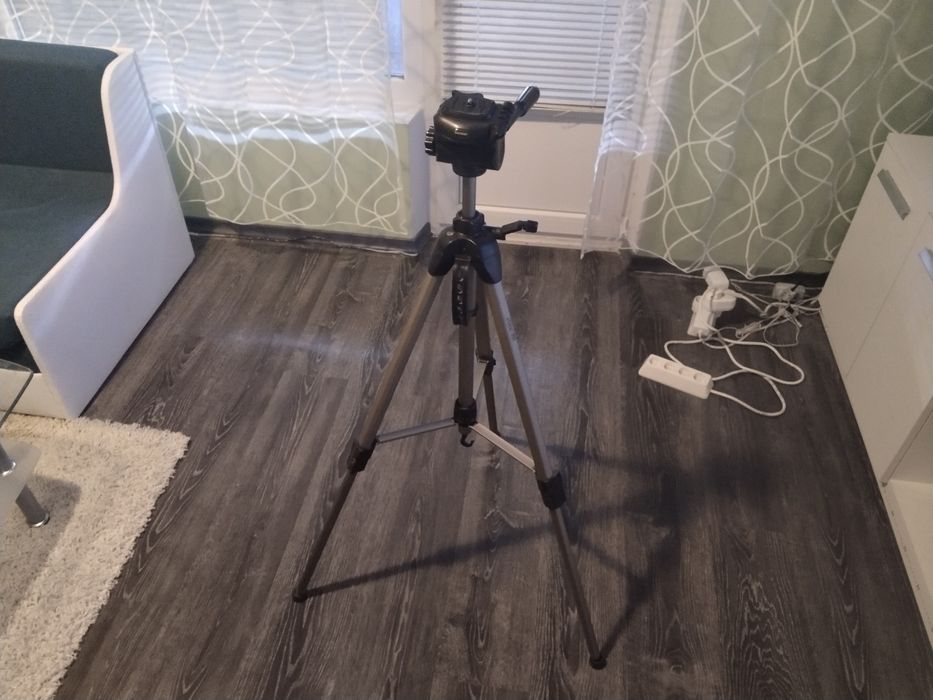 Оригинален немски професионален статив за камери и фотоапарати