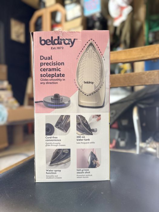 Безжична парна ютия Beldray с керамична плоча