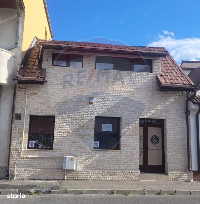 Casă / Vilă cu 4 camere de vânzare în zona Blumana
