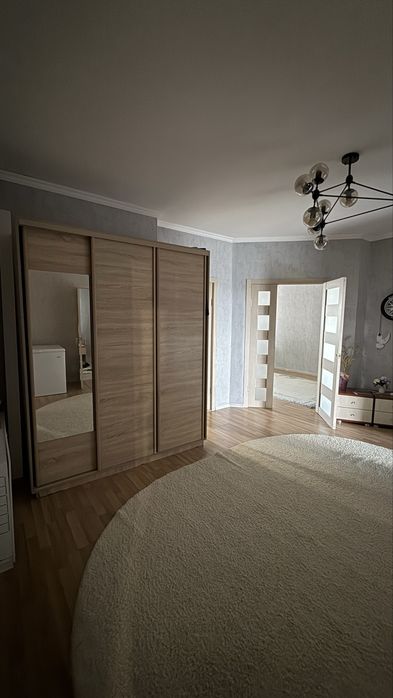 Продается 4 комнатная квартира