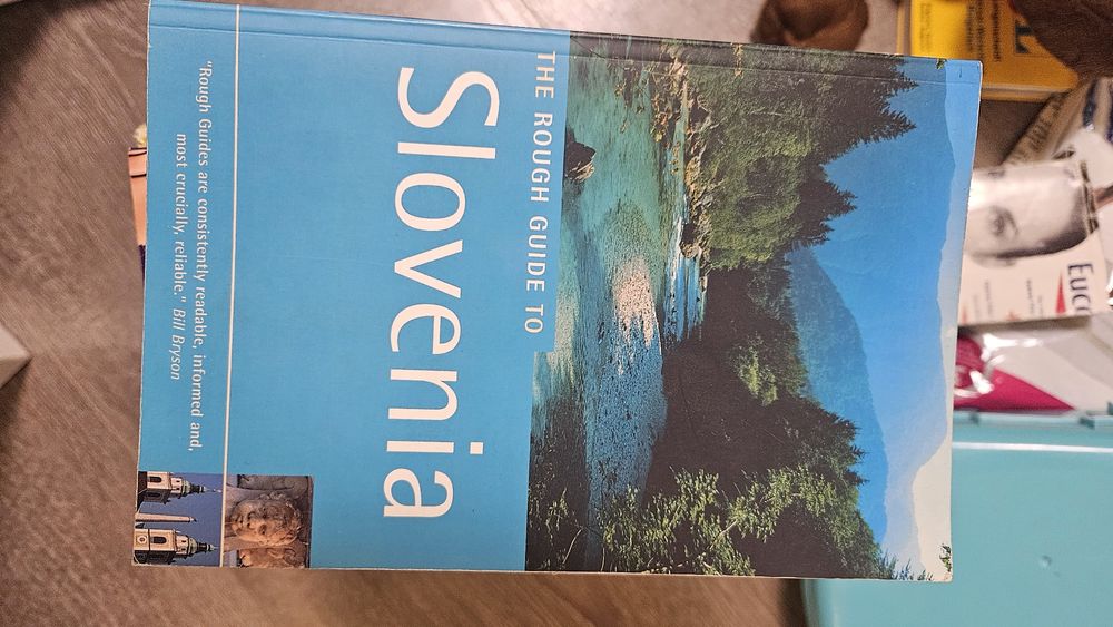 Книги речници и пътеводители