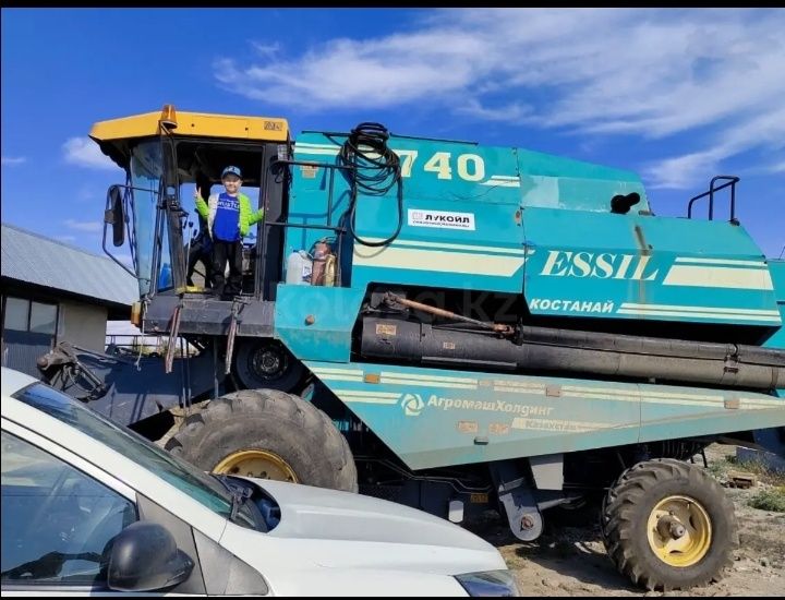 Продам комбайн Есил740