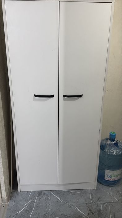 Продам маленький шкаф