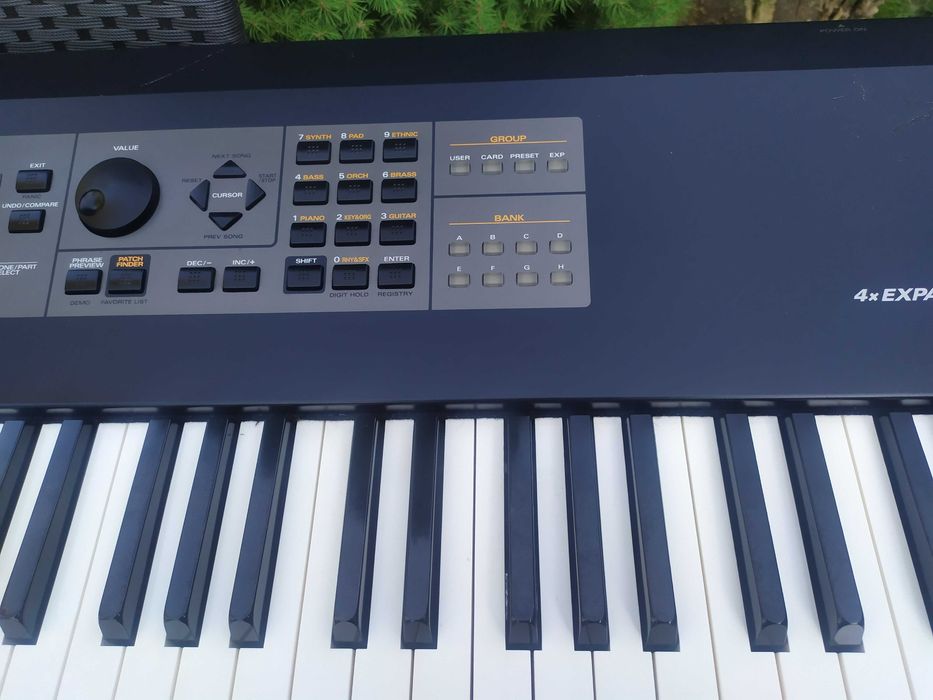 Пиано , клавир - синтезатор Roland XV 88