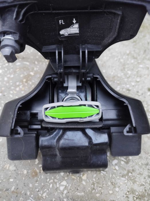 Държачи за напречни греди Thule за Шкода Октавия 3 Hatchback