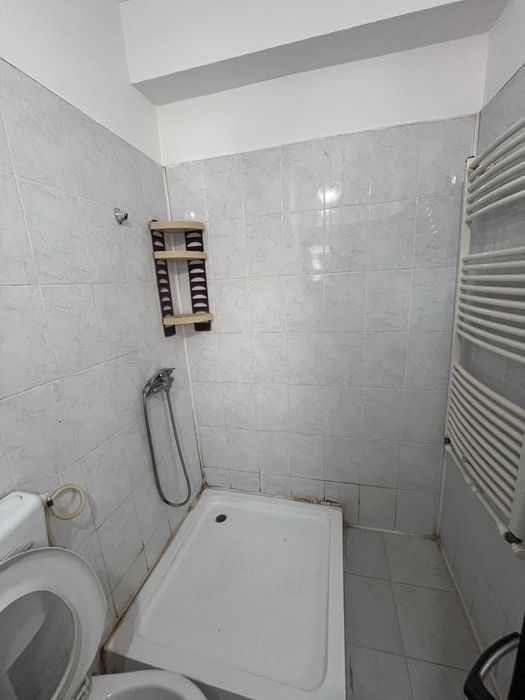 Închiriez cameră mobilată – utilități incluse – Constanța