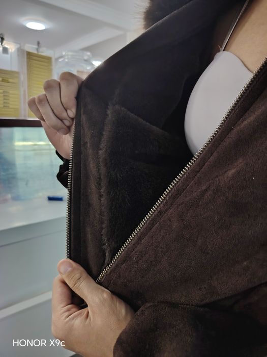 Куртка почти новый оделась только 1 раз